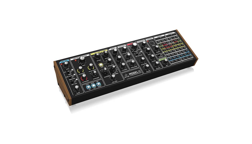 Behringer Model 15 Synthesizer 1