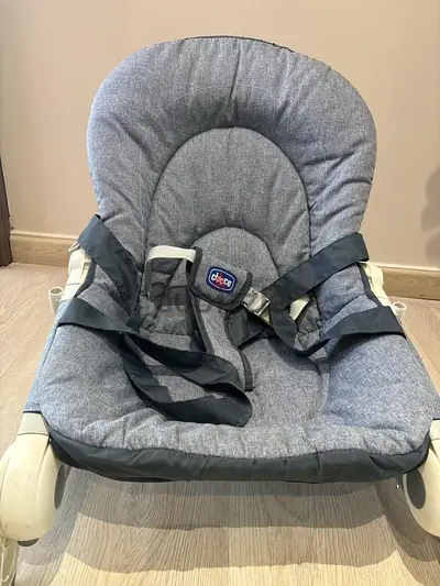 chicco 2 in 1 hoopla bounce (like new)