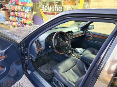Mercedes-Benz S-Class 1992