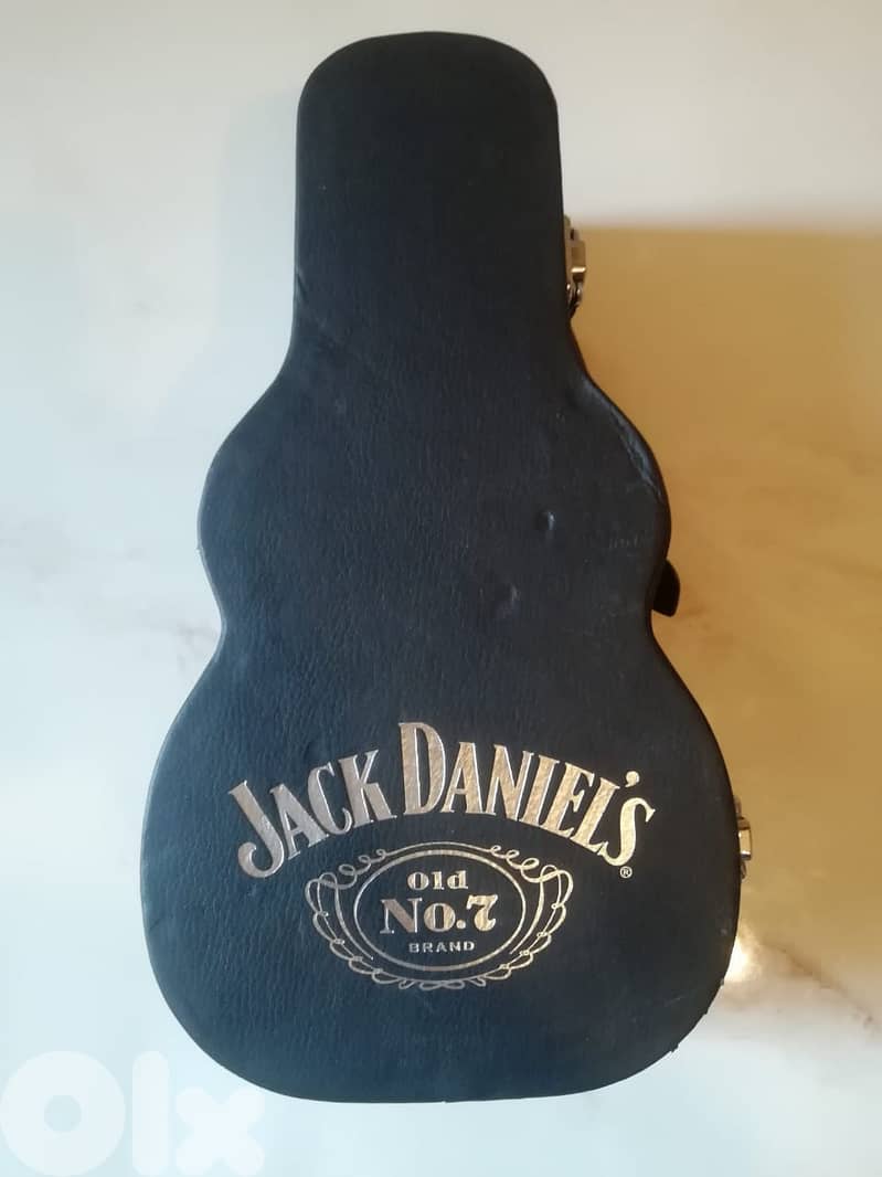 JACK DANIELS Limited edition collectable guitar case box and bottle 0