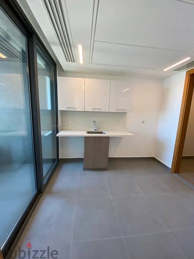 Amazing apart in Saifi high end building sea view