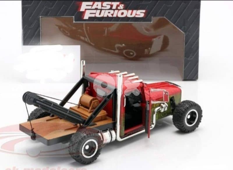 Peterbilt Truck (Movie Hobbs and Shaw)diecast car model 1;:24. 4
