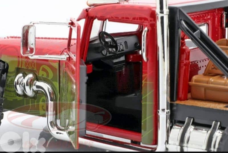 Peterbilt Truck (Movie Hobbs and Shaw)diecast car model 1;:24. 5