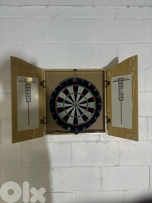 dart board with wood house 0