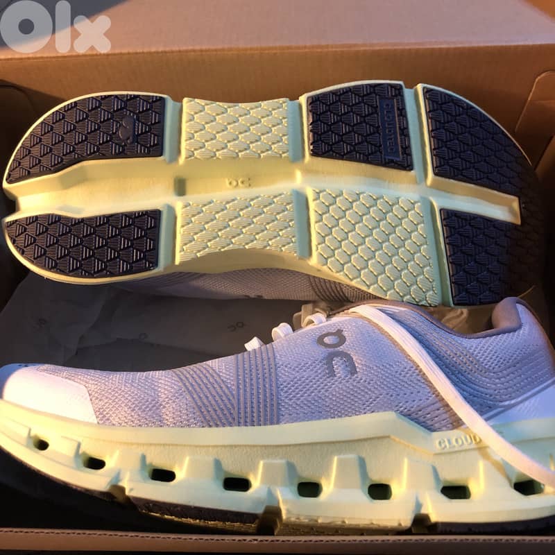On Running Mens Cloudgo - 42 3