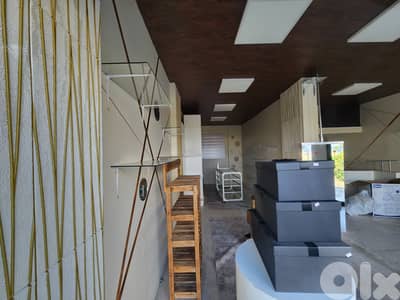 RWB186EA - Warehouse with office and shop for rent in Bouar