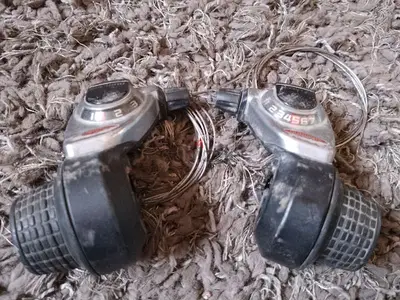dual sis Shimano 7x3 + pedals