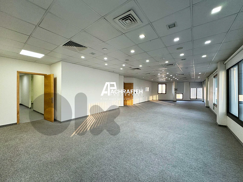 4 Floors - Office For Rent in Adlieh - مكتب للأجار في العادلية