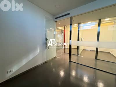 Office For Rent in Adlieh - مكتب للأجار في العادلية