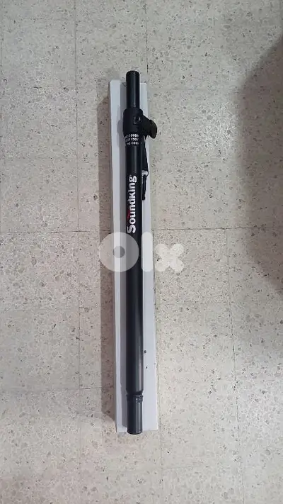 stand speaker above bass,new in box
