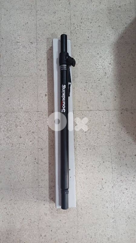 stand speaker above bass,new in box 0