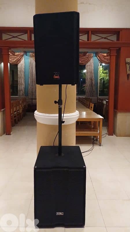 stand speaker above bass,new in box 2