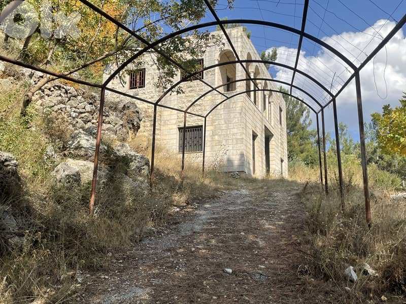 RWK390CA - Under Construction Villa For Sale In Chahtoul 0