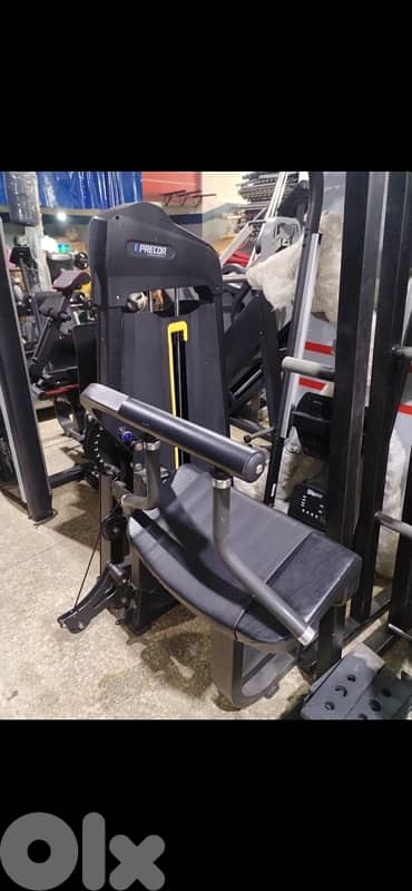 Biceps & triceps machine used for 750$ 1