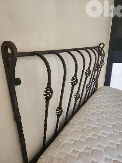 King size bed