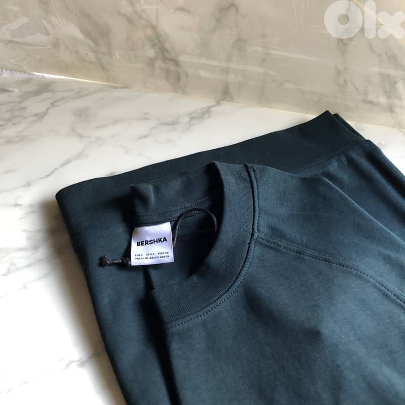 Bershka - boxy fit short sleeve T-shirt Size S 0