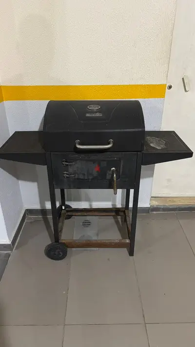 Charbroil Charcoal BBQ - Large Size, Great Condition