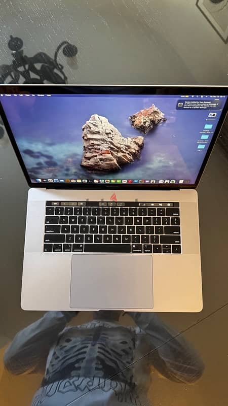 Macbook Pro 15” 32GB i9 1 Terra 0