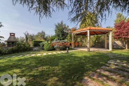 Villa in Kfour for Sale فيلا في كفور للبيع - CPKMT119