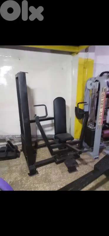 Chest press like new 350$