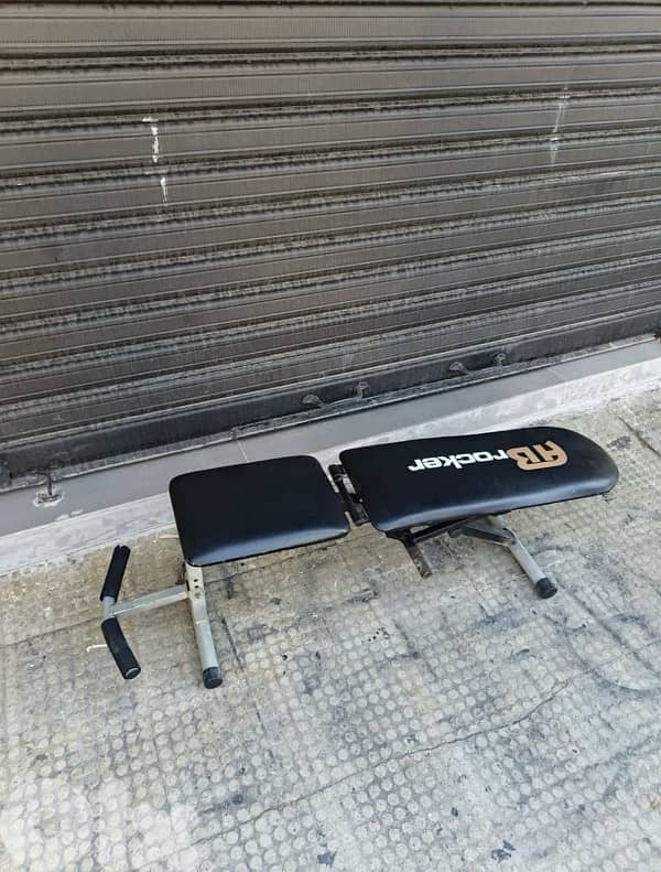 AB Rocker bench used like new 40$ 2