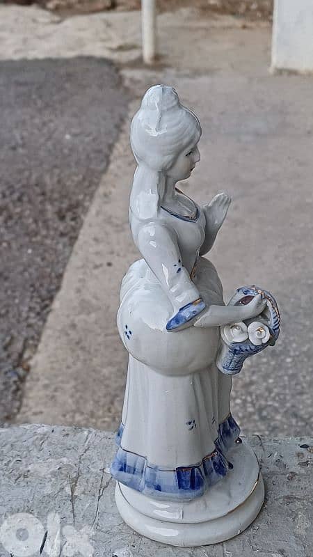 antique 6
