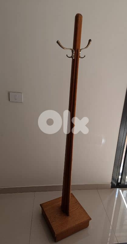 wooden coat rack 0