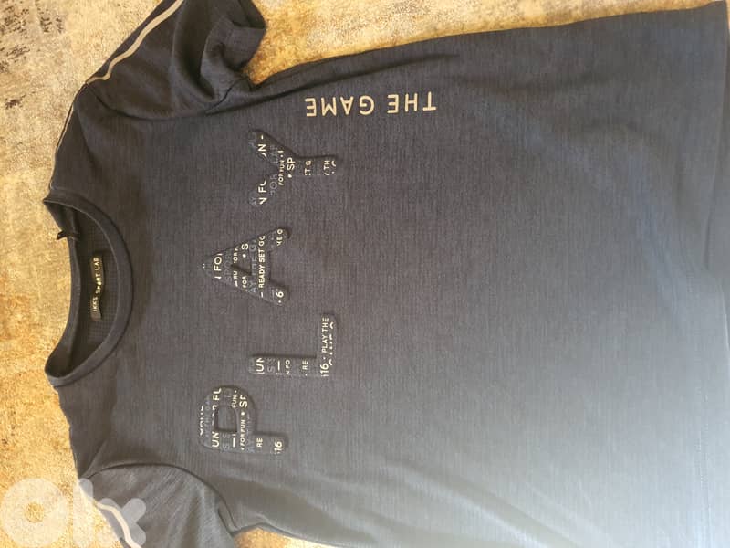3 t-shirts size 9-10-11 2