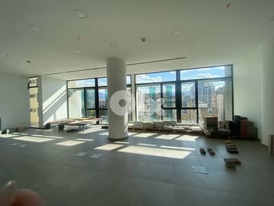Open space office high scale building