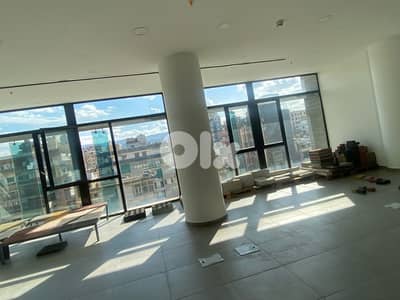 Open space office high scale building