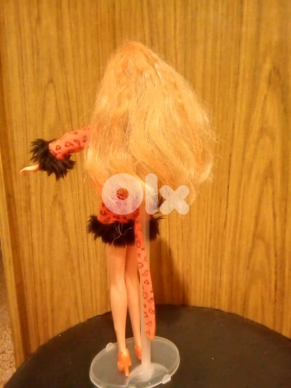ENCHANTED HALLOWEEN Barbie 2000 Still Good doll bend legs=23$ 4
