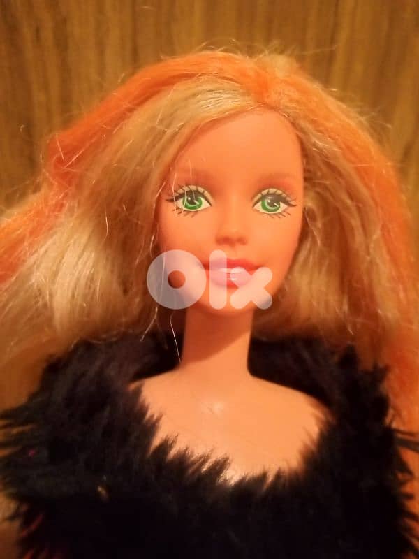 ENCHANTED HALLOWEEN Barbie 2000 Still Good doll bend legs=23$ 2