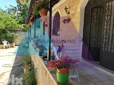 160 m2 House+Garden+ 4 Stores 4 Sale in Bhamdoun-Aley - للبيع في عاليه
