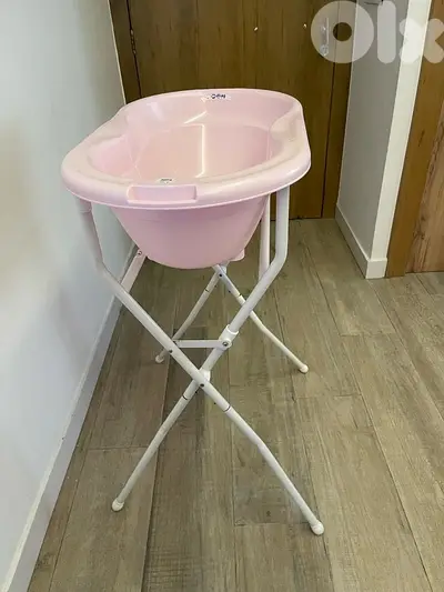 bathtub pink color for a girl