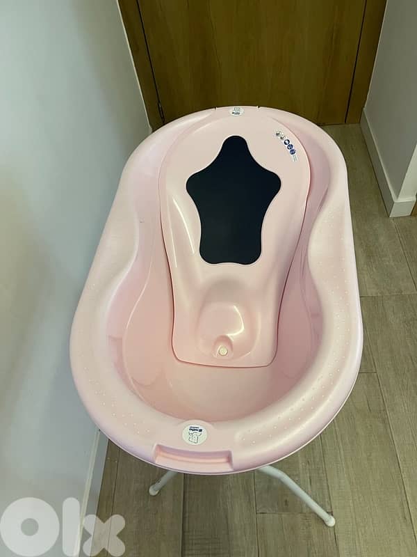 bathtub pink color for a girl 3