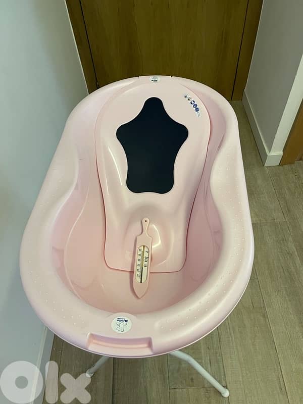 bathtub pink color for a girl 6