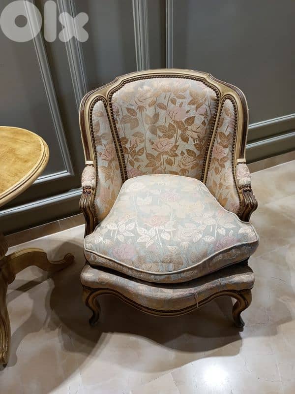 2 Vintage chairs without the table 2