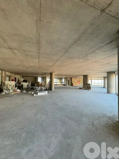 SHOWROOM DIRECTLY ON HIGHWAY BAABDA PRIME (500Sq) SPACIOUS, (BAR-215)