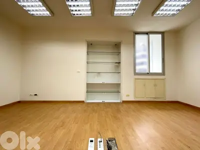 RAO26-4833 Office 100m2 for rent in Gemmayzeh, $ 800 cash