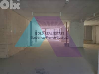 A 400 m2 store for sale  in Gemayzeh - محل للبيع في الجميزة
