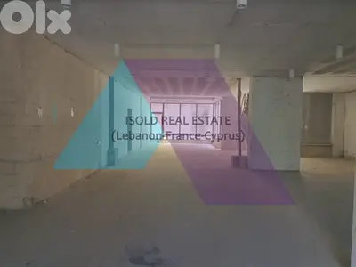 A 400 m2 store for sale  in Gemayzeh - محل للبيع في الجميزة