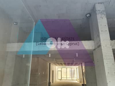 A 400 m2 store for sale  in Gemayzeh - محل للبيع في الجميزة