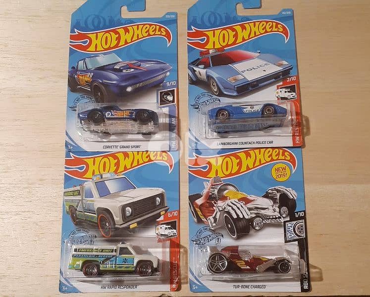 Hot Wheels (2019) diecast car model 1;64 3