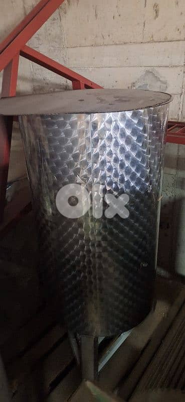 khazen $500. liter 500$makana 3arabeye stalistil 300$ 0