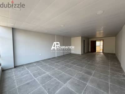 Office For Rent in Achrafieh - مكتب للأجار في الأشرفية