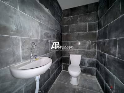 Office For Rent in Achrafieh - مكتب للأجار في الأشرفية