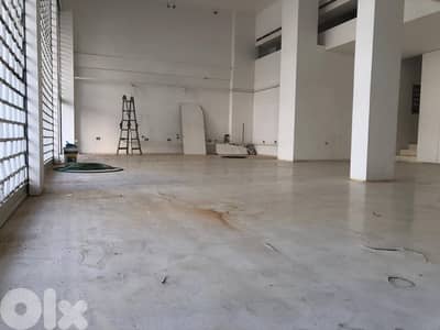 Showroom for rent in Horsh Tabet معرض للإيجار في حرش تابت