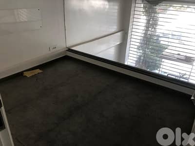 Showroom for rent in Horsh Tabet معرض للإيجار في حرش تابت
