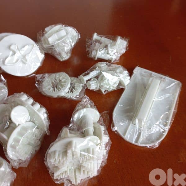 BRAND NEW: 21 sets of modelling tools for fondant 3