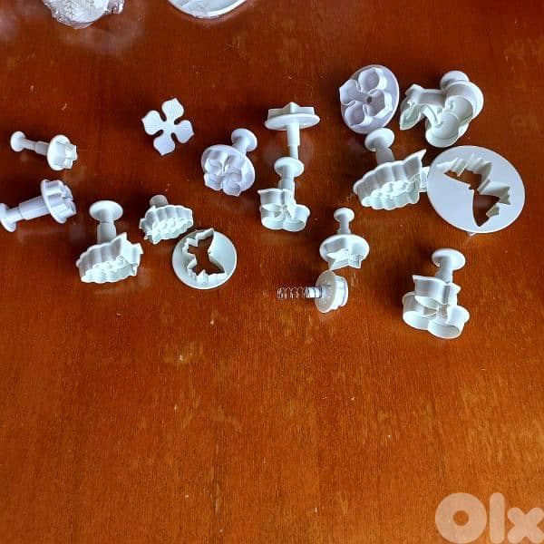 BRAND NEW: 21 sets of modelling tools for fondant 5
